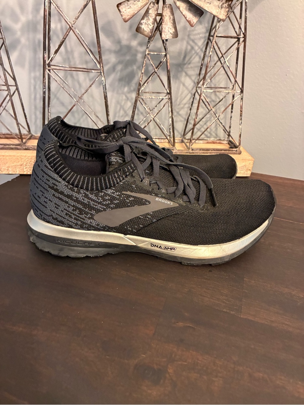 Brooks Ricochet (v1) running shoes